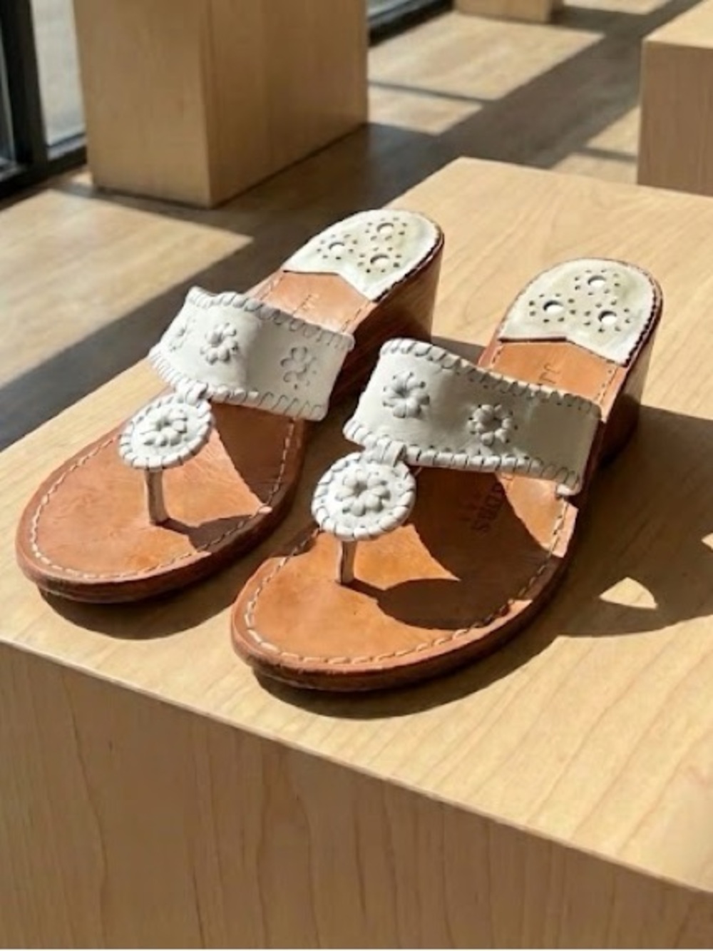Jack Rogers White Leather Mid-Wedge Thong Sandals  | Size 7M